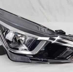 Farol Nissan Versa 2024 lado direito